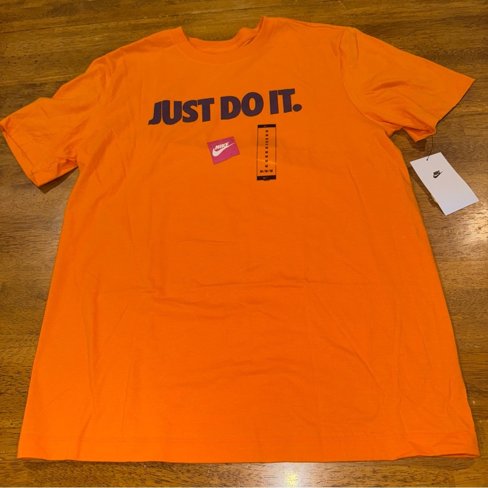 Nike Mens Just Do It Logo Training T-shirt Medium Orange DO1514 873 NEW With Tag